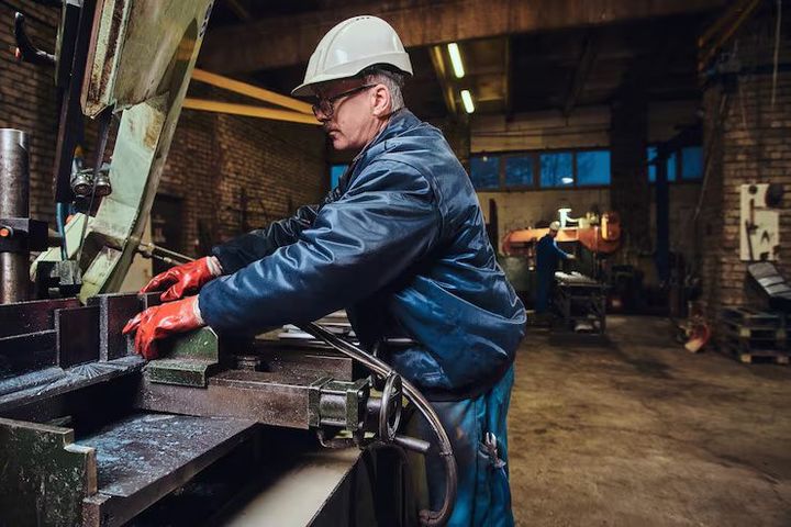 Metal Fabrication Machines Guide: Cutting, Bending, and Forming Equipment