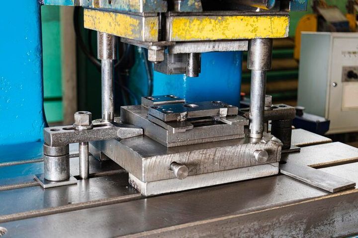 Industrial Press Machines Guide: Types, Functions, and Industrial Uses