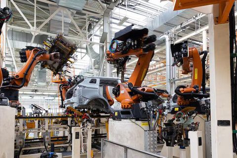 Automated Manufacturing Machines: Complete Guide to Smart Production